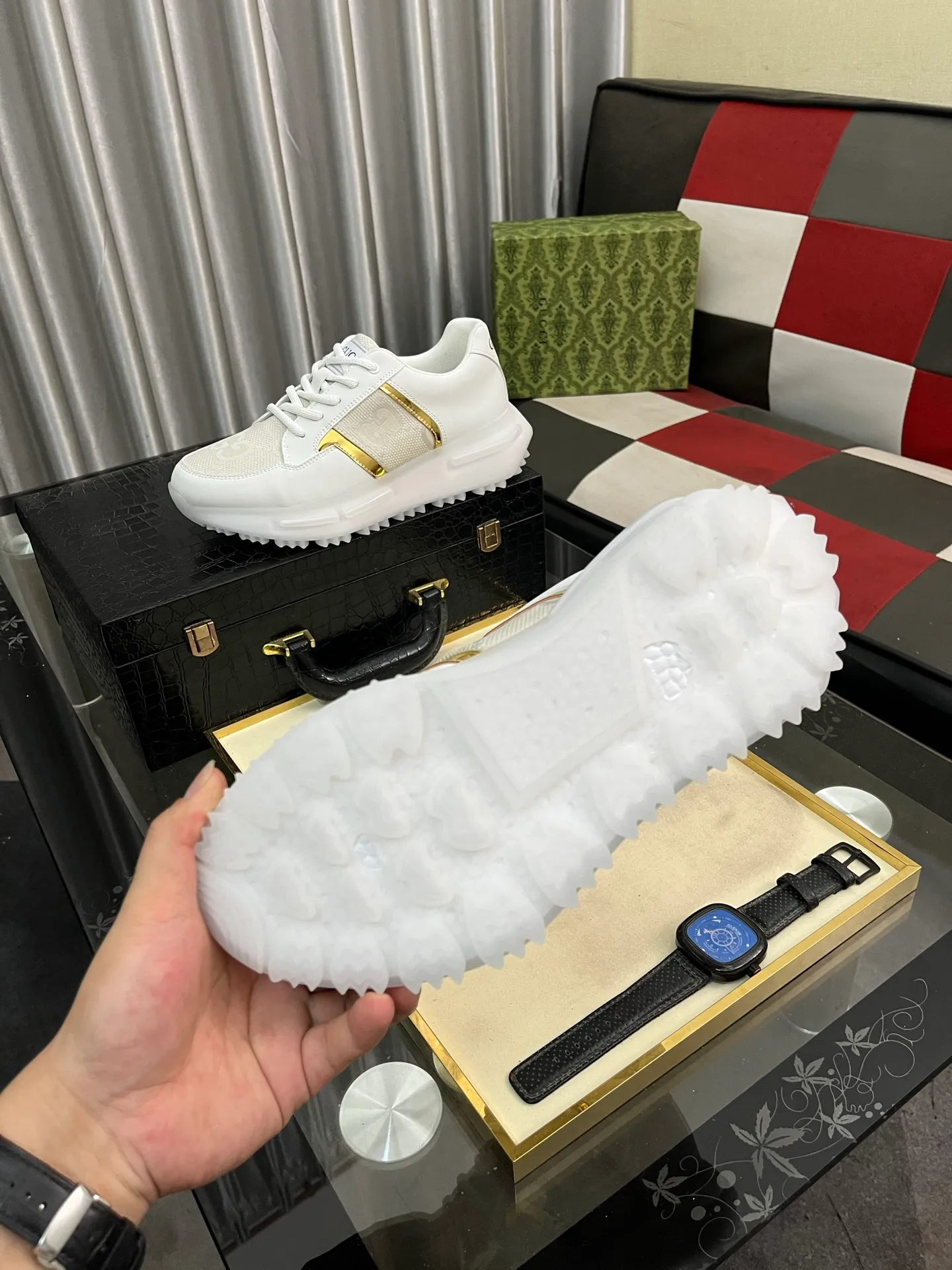 Men's Men's Shoes 💰458⌚️⌚️【GUCCI】Gucci men's latest white shoe series casual shoes! The official website is built 1:1. Upper: Made of imported cowhide, with electric embroidery ➕Inner lining: Made of high-quality first-layer pigskin, soft and comfortable. Picky material selection and exquisite workmanship give you the best enjoyment. Size: 38-44 yards, 4️⃣ colors available.